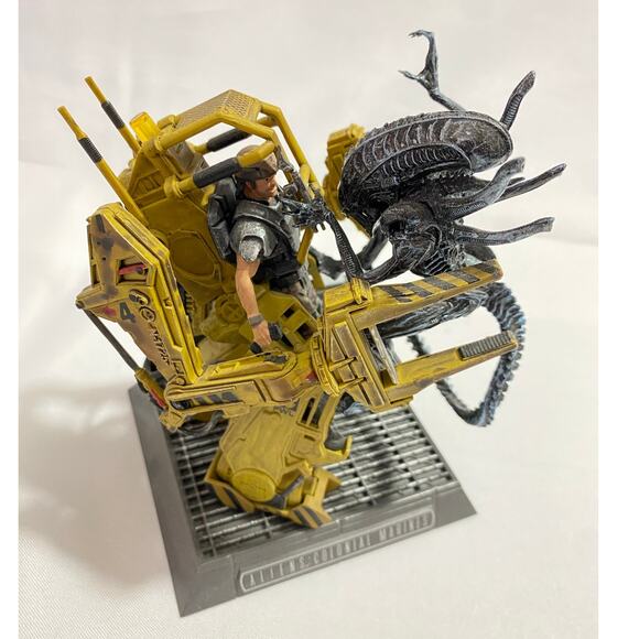 XBOX 360 Aliens Colonial Marines 2013 Microsoft SEGA Collectors Edition No Game - Picture 1 of 10